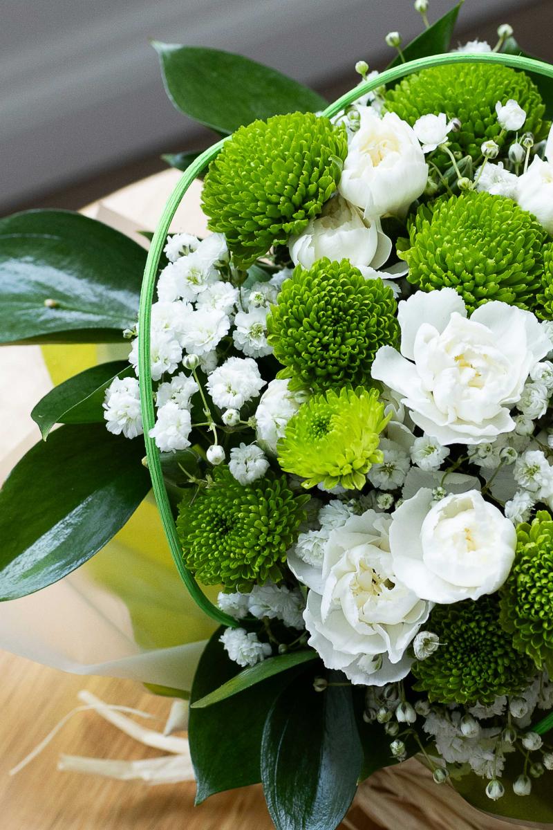 Angelic Whites Posy Pot
